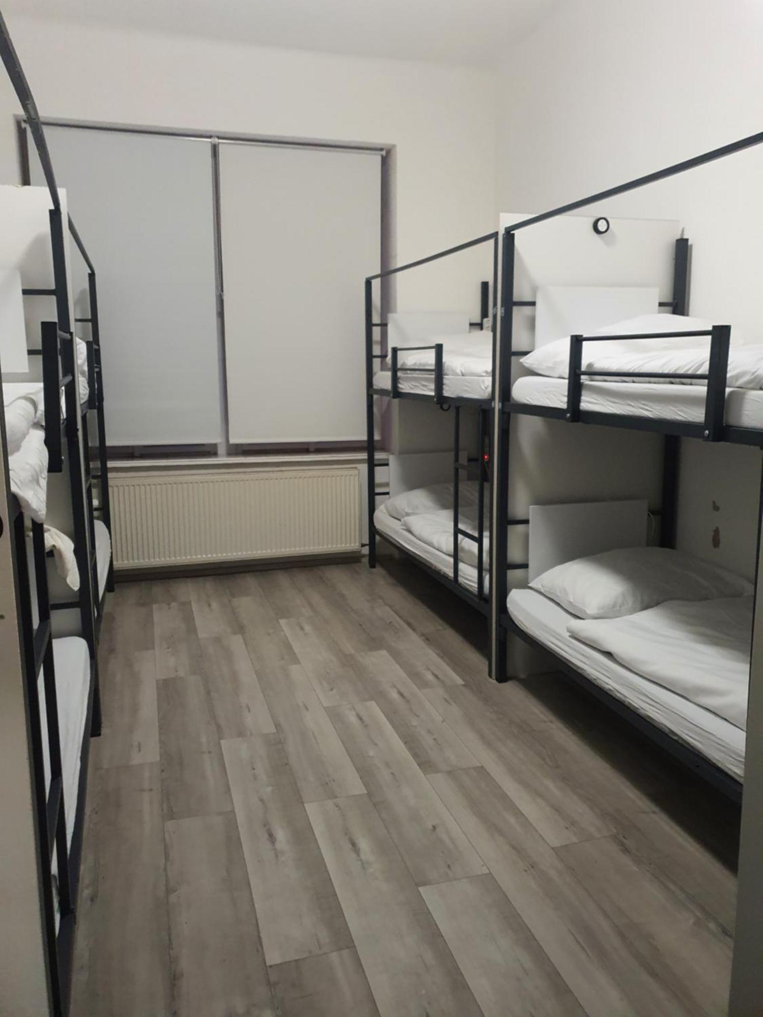 Hostel Comfort Praga Esterno foto